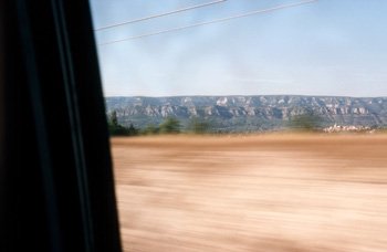 Paysage de la vallée du Rhône vu de la fenêtre du TGV.